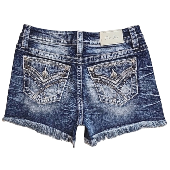 Miss Me Pants - Miss Me LA Curvy Shorts. Women's Size: Waist 27x02.5 Inseam.